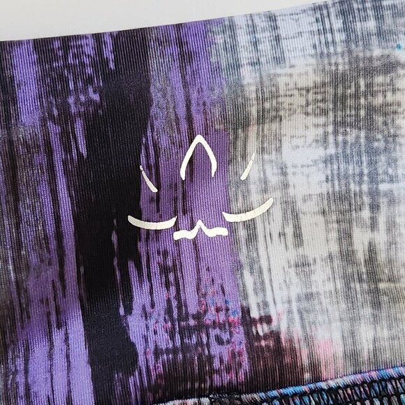 Beyond Yoga Capri Leggings M‎ Gray Purple Multicolor Bold Colorful Activewear - Picture 3 of 9